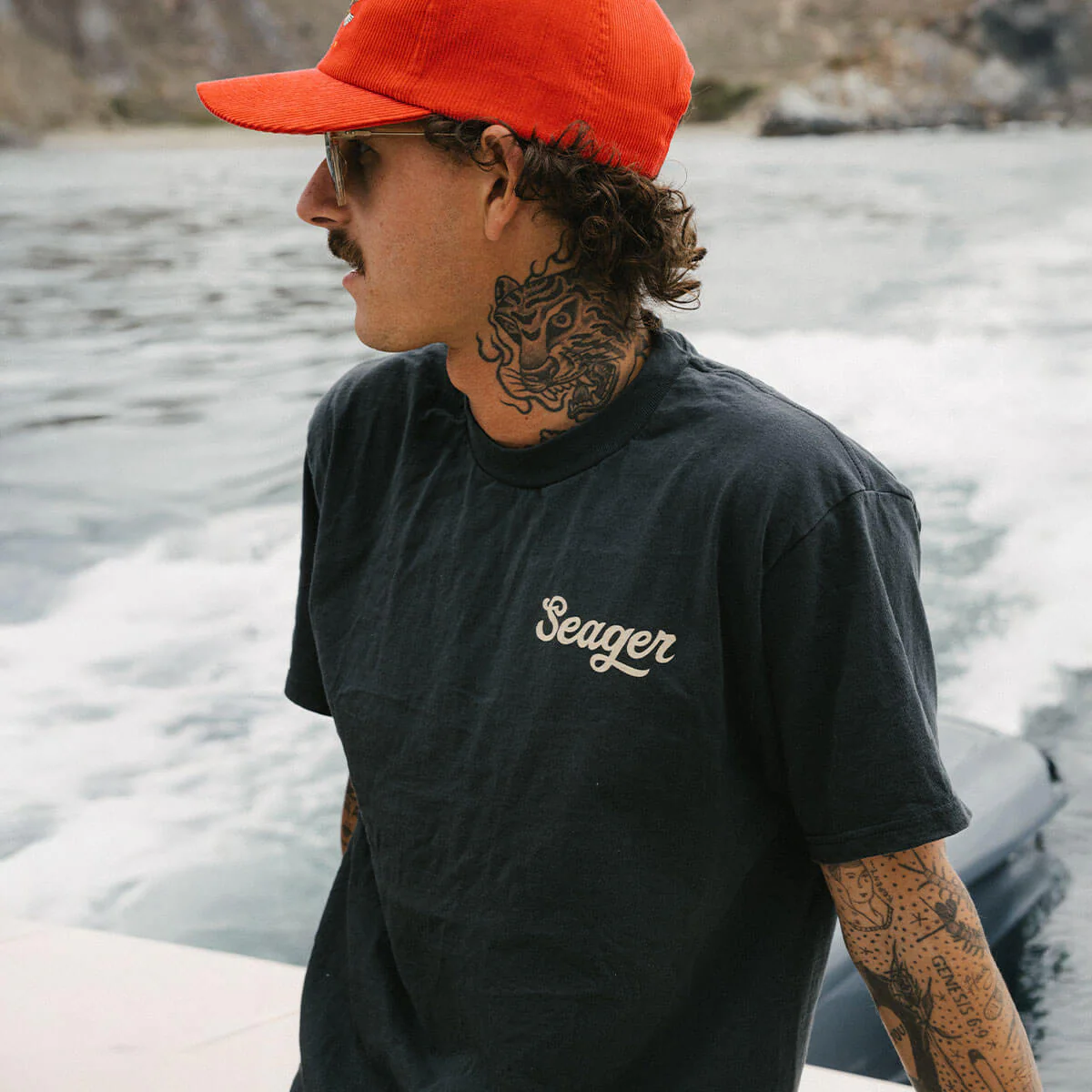 Russ Tee Vintage Black - Image 4